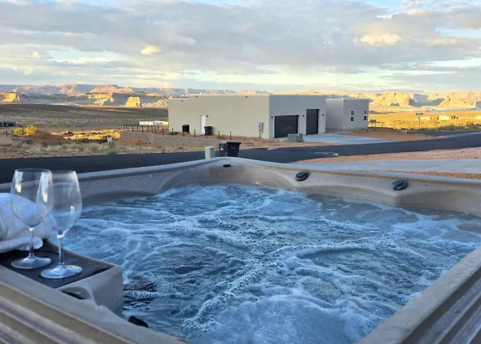 Hot Tub W/lake View, Roof Deck, Game Room, W/d Holiday home *